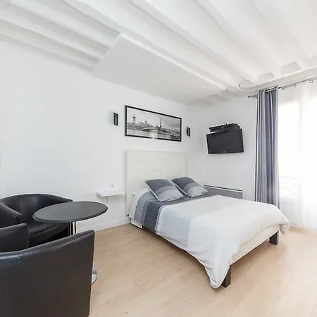 Home In Paris דירה פריז