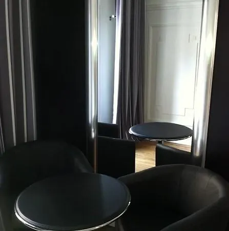 Home In Paris Апартаменты *