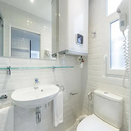 Home In Paris Апартаменты